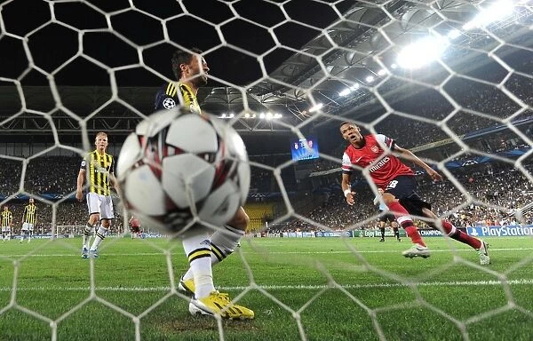 Kieran Gibbs Scores First Arsenal Goal in UEFA Champions League Play-offs Against Fenerbahce