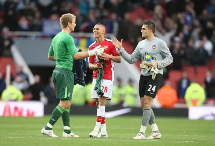 Framed Print : Kieran Gibbs and Vito Mannone