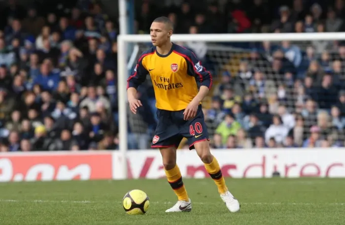 Framed Print : Kieron Gibbs in Action: Arsenal vs Cardiff City, FA Cup 2009
