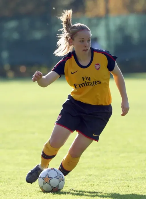 Framed Print : Kim Little in Action: Arsenal's Dominant Performance against Neulengbach in UEFA Cup (6:0)