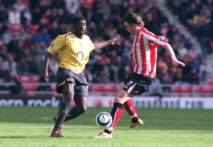 Framed Print : Kolo Toure (Arsenal) Anthony Le Tallec (Sunderland)