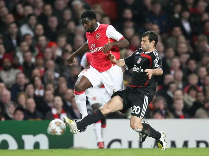 Framed Print : Kolo Toure (Arsenal) Javier Mascherano (Liverpool)