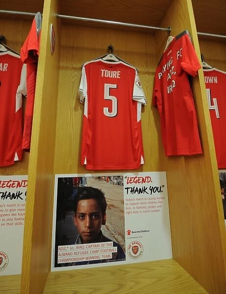Kolo Toure (Arsenal) kit. Arsenal Legends 4: 2 Milan Glorie