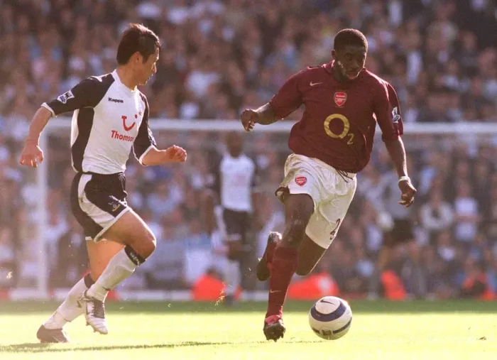 Framed Print : Kolo Toure (Arsenal) Lee Young-Poo (Tottehman)