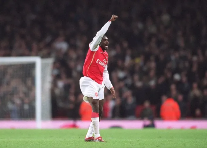 Framed Print : Kolo Toure celebrates Arsenals 3rd goal scored by Tomas Rosicky