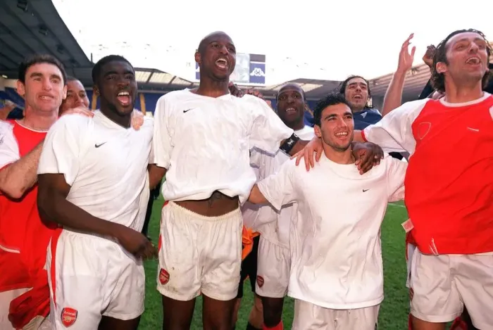 Framed Print : Kolo Toure, Patrick Vieira, Jose Reyes and Edu (Arsenal) celebrate winning the league Framed Print : Kolo Toure, Patrick Vieira, Jose Reyes and Edu (Arsenal) celebrate winning the league