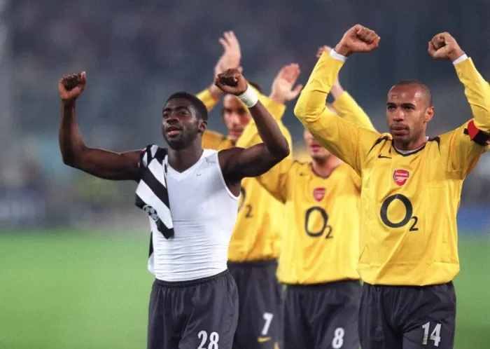 Framed Print : Kolo Toure and Thierry Henry (Arsenal) celebrate at the end of the match