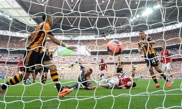 Koscielny Scores the Decisive Goal: Arsenal's FA Cup Victory over Hull