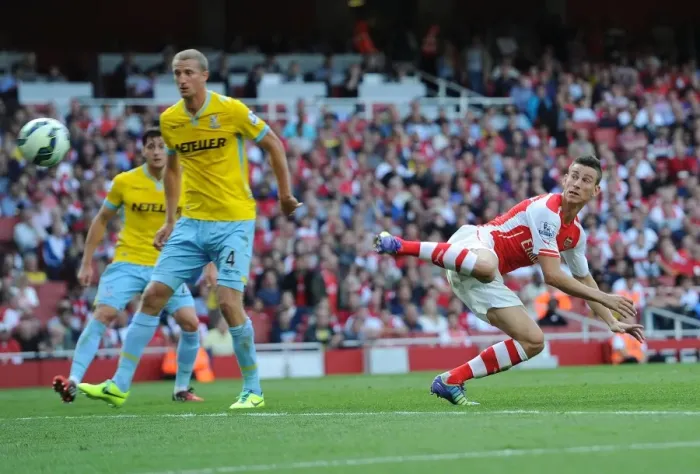 Framed Print : Koscielny Scores Under Pressure: Arsenal vs Crystal Palace, Premier League 2014 / 15 Framed Print : Koscielny Scores Under Pressure: Arsenal vs Crystal Palace, Premier League 2014 / 15