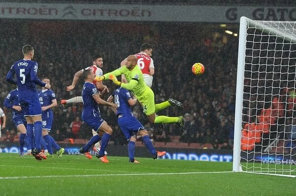 Koscielny Stuns Everton: Arsenal Star Scores Second Goal in 2015 / 16 Premier League Clash