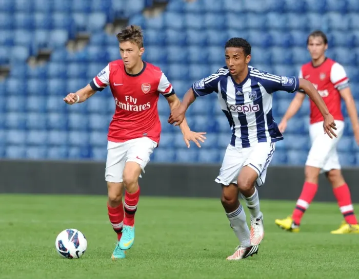 Framed Print : Kris Olsson (Arsenal) Mani O Sullivan (WBA). West Bromwich Albion U21 1: 0 Arsenal U21