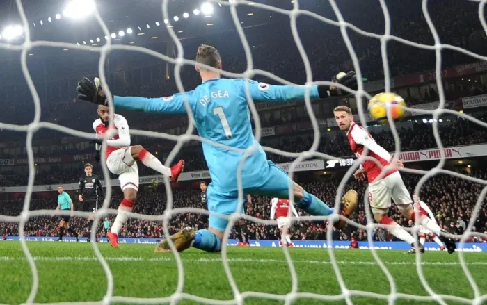 Framed Print : Lacazette Scores Stunner: Arsenal vs Manchester United, Premier League 2017-18 Framed Print : Lacazette Scores Stunner: Arsenal vs Manchester United, Premier League 2017-18
