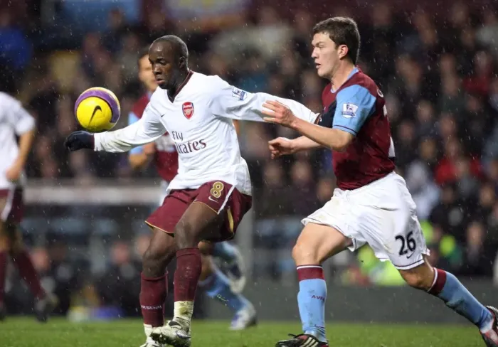 Framed Print : Lassana Diarra (Arsenal) Craig Gardner (Aston Villa) Framed Print : Lassana Diarra (Arsenal) Craig Gardner (Aston Villa)