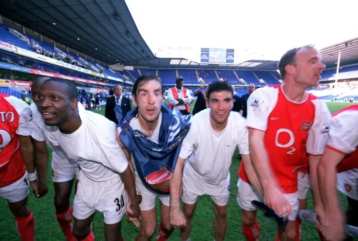 Framed Print : Lauren, Robert Pires, Jose Reyes and Dennis Bergkamp celebrate winning the League Framed Print : Lauren, Robert Pires, Jose Reyes and Dennis Bergkamp celebrate winning the League