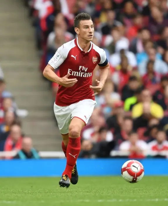 Framed Print : Laurent Koscielny in Action: Arsenal vs Sevilla, Emirates Cup 2017-18