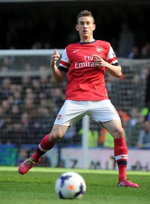 Framed Print : Laurent Koscielny in Action: Chelsea vs. Arsenal, Premier League 2013-14 Framed Print : Laurent Koscielny in Action: Chelsea vs. Arsenal, Premier League 2013-14