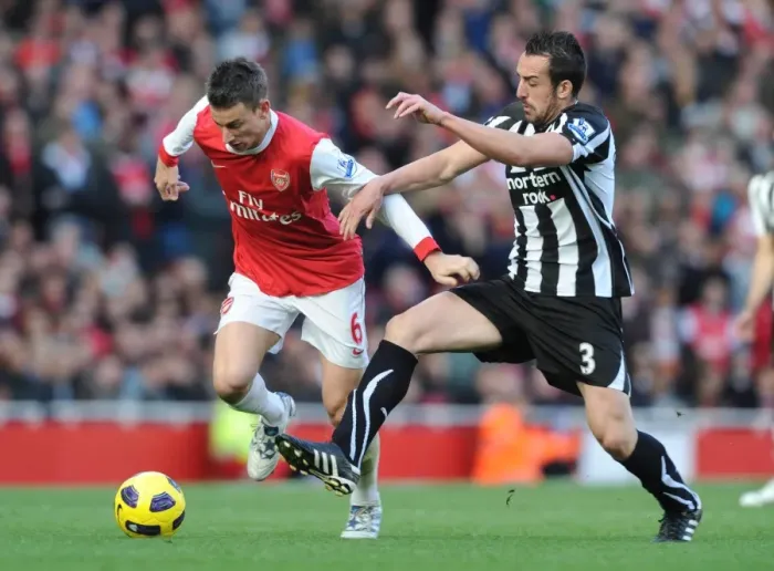 Framed Print : Laurent Koscielny (Arsenal) Jose Enrique (Newcastle). Arsenal 0: 1 Newcastle United Framed Print : Laurent Koscielny (Arsenal) Jose Enrique (Newcastle). Arsenal 0: 1 Newcastle United