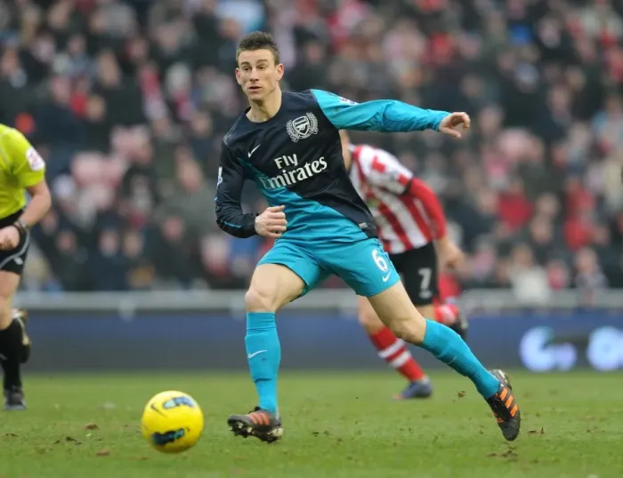Framed Print : Laurent Koscielny (Arsenal). Sunderland 1: 2 Arsenal. Barclays Premier League Framed Print : Laurent Koscielny (Arsenal). Sunderland 1: 2 Arsenal. Barclays Premier League