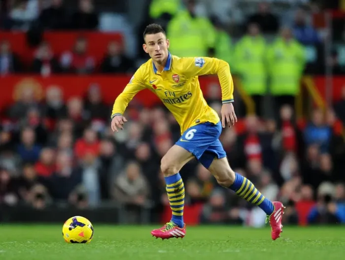 Framed Print : Laurent Koscielny: Arsenal's Defensive Wall at Old Trafford (Manchester United vs Arsenal, 2013-14) Framed Print : Laurent Koscielny: Arsenal's Defensive Wall at Old Trafford (Manchester United vs Arsenal, 2013-14)
