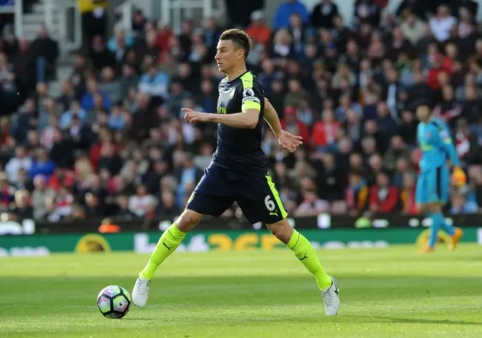 Framed Print : Laurent Koscielny Focused: Arsenal vs Stoke City, Premier League 2016-17 Framed Print : Laurent Koscielny Focused: Arsenal vs Stoke City, Premier League 2016-17