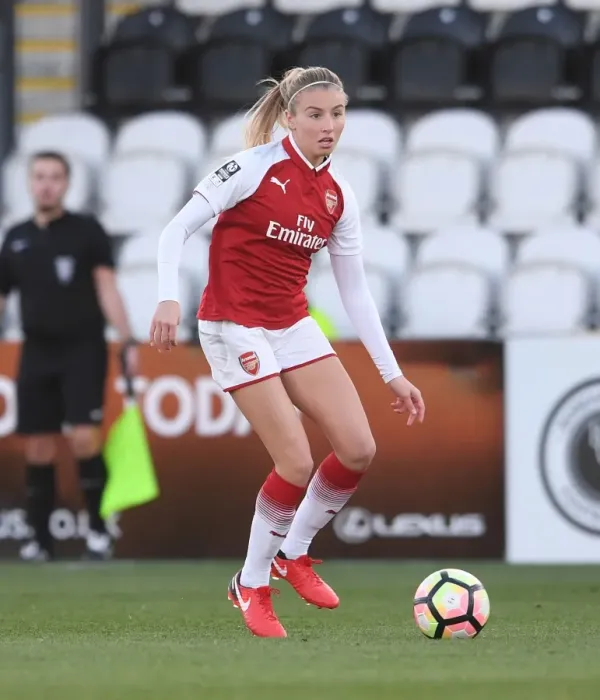Framed Print : Leah Williamson in Action: Arsenal Women vs Sunderland Ladies, WSL 1 (2017-18) Framed Print : Leah Williamson in Action: Arsenal Women vs Sunderland Ladies, WSL 1 (2017-18)