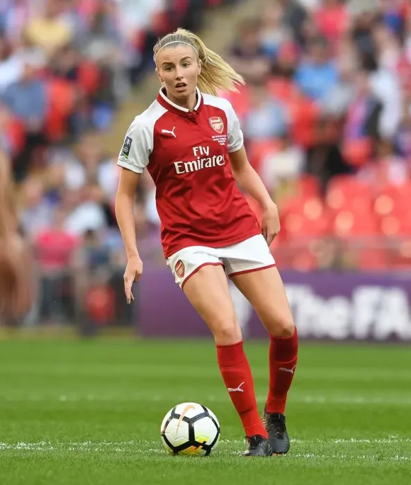Framed Print : Leah Williamson of Arsenal Facing Off in FA Cup Final against Chelsea Ladies Framed Print : Leah Williamson of Arsenal Facing Off in FA Cup Final against Chelsea Ladies