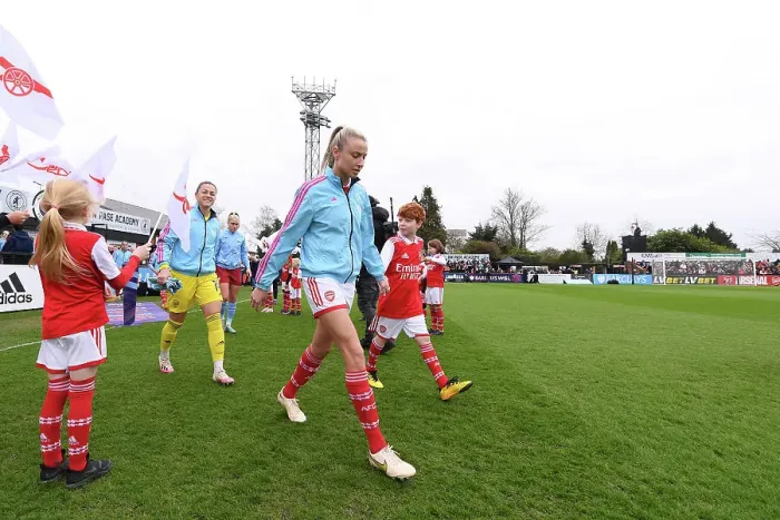 Framed Print : Leah Williamson Leads Arsenal Against Manchester City in FA Women's Super League Showdown Framed Print : Leah Williamson Leads Arsenal Against Manchester City in FA Women's Super League Showdown