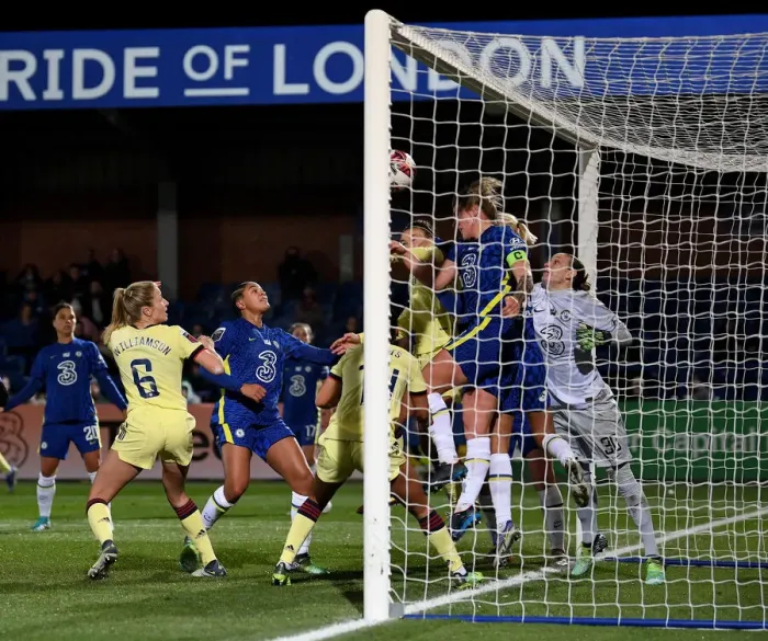 Framed Print : Leah Williamson vs Millie Bright: Intense Battle in Chelsea Women vs Arsenal Women FA WSL Match