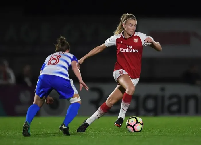 Framed Print : Leah Williamson vs. Remi Allen: Clash of the Midfielders in Arsenal Women vs. Reading Ladies WSL Match