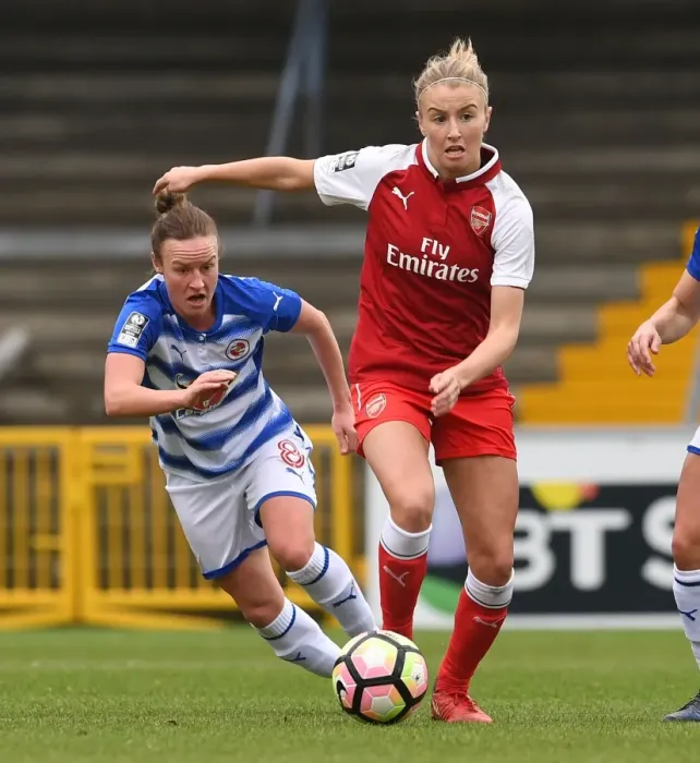 Framed Print : Leah Williamson vs. Remi Allen: Clash of the Midfielders in WSL Match