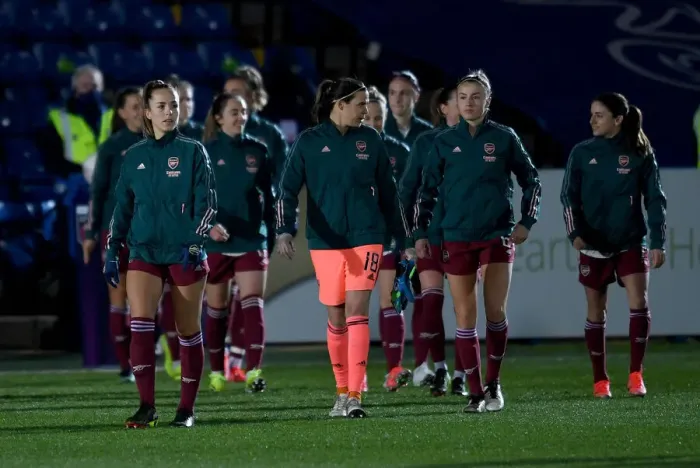 Framed Print : Lia Walti Leads Arsenal in FA WSL Clash Against Chelsea at Kingsmeadow