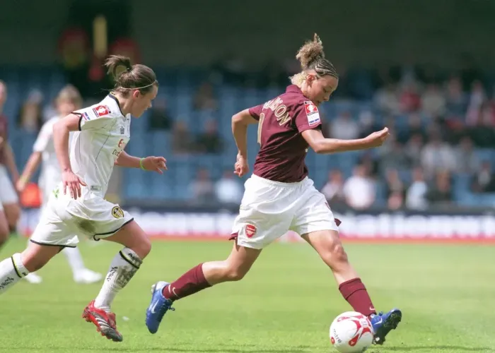 Framed Print : Lianne Sanderson (Arsenal). Arsenal Ladies 5: 0 Leeds United Ladies