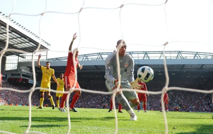 Framed Print : Liverpool goalkeeper Pepe Reina pushes the ball into his own net to score the Arsenal goal Framed Print : Liverpool goalkeeper Pepe Reina pushes the ball into his own net to score the Arsenal goal