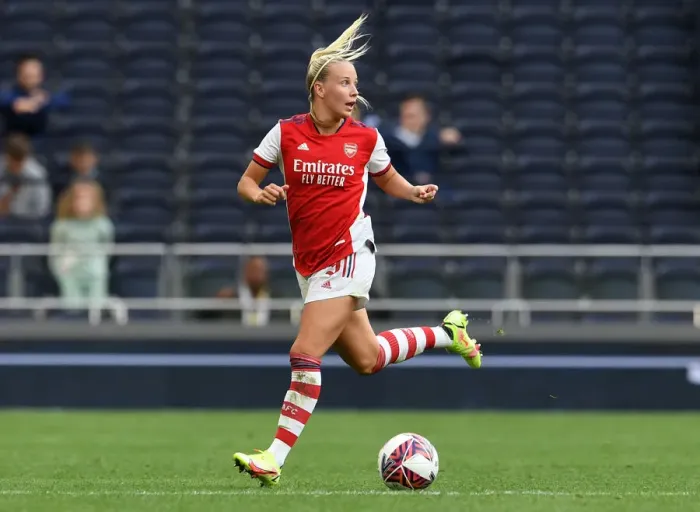 Framed Print : London Derby Showdown: Beth Mead Faces Off Against Tottenham Women in Arsenal's MIND Series Match