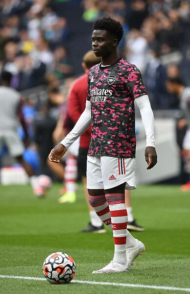 London Derby Showdown: Bukayo Saka in Action for Arsenal against Tottenham Hotspur - The Mind Series 2021-22