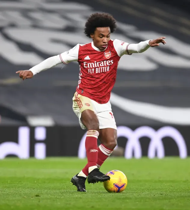 Framed Print : London Derby Thriller: Willian in Action for Arsenal vs. Tottenham Hotspur, Premier League 2020-21