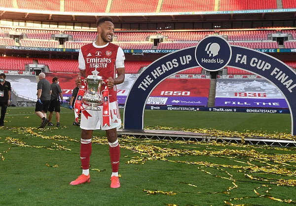 LONDON, ENGLAND - AUGUST 01: Arsenal captain Pierre-Emerick Aubameyang celebrates after the FA Cup Final match between