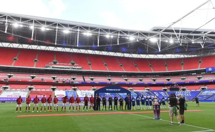 Framed Print : LONDON, ENGLAND - AUGUST 01: The Arsenal and Chelsea teams line up before the FA Cup Final match between Arsenal Framed Print : LONDON, ENGLAND - AUGUST 01: The Arsenal and Chelsea teams line up before the FA Cup Final match between Arsenal