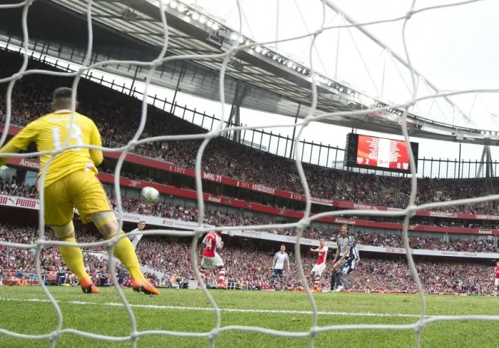 Framed Print : LONDON, ENGLAND - MAY 24: Jack Wilshere shoots past West Brom goalkeeper Boaz Myhill Framed Print : LONDON, ENGLAND - MAY 24: Jack Wilshere shoots past West Brom goalkeeper Boaz Myhill