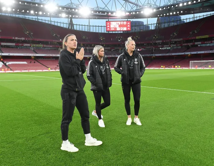 Framed Print : LONDON, ENGLAND - NOVEMBER 19: Katie McCabe, Laura Wienroither and Stina Blackstenius of Arsenal before the WSL match Framed Print : LONDON, ENGLAND - NOVEMBER 19: Katie McCabe, Laura Wienroither and Stina Blackstenius of Arsenal before the WSL match