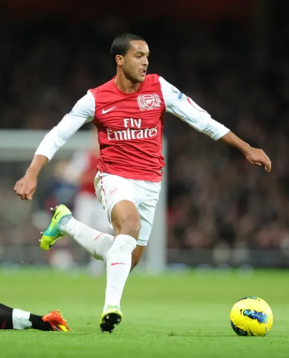 Framed Print : LONDON, ENGLAND - NOVEMBER 26: Theo Walcott of Arsenal during the Barclays Premier League match between Arsenal Framed Print : LONDON, ENGLAND - NOVEMBER 26: Theo Walcott of Arsenal during the Barclays Premier League match between Arsenal