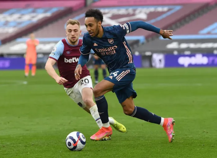 Framed Print : London Rivalry: Aubameyang vs. Bowen - Arsenal vs. West Ham United, Premier League 2020-21