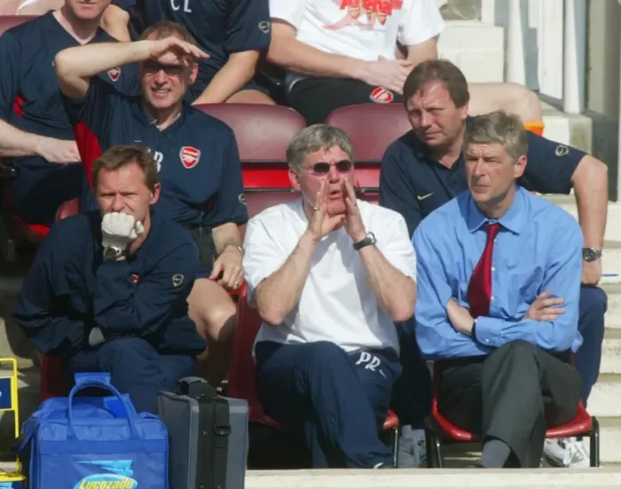 Framed Print : (L>R) Gary Lewin (Physio), Pat Rice (Assistant Manager) and Arsene Wenger Framed Print : (L>R) Gary Lewin (Physio), Pat Rice (Assistant Manager) and Arsene Wenger