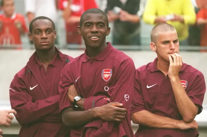 Framed Print : (L>R) Justin Hoyte, Fabrice Muamba and David Bentley (Arsenal) Framed Print : (L>R) Justin Hoyte, Fabrice Muamba and David Bentley (Arsenal)