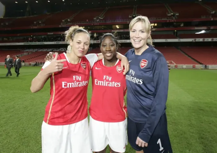 Framed Print : (L>R) Lianne Sanderson, Anita Asant and Emma Byrne (Arsenal) celebrate winning the league Framed Print : (L>R) Lianne Sanderson, Anita Asant and Emma Byrne (Arsenal) celebrate winning the league
