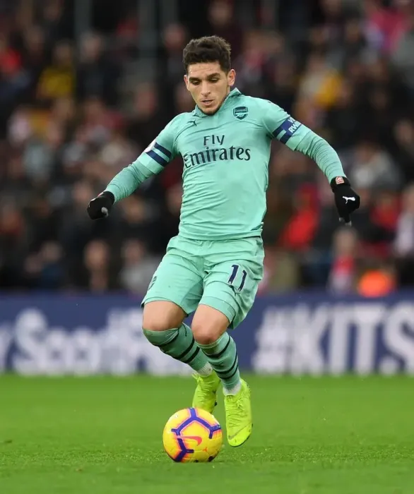 Framed Print : Lucas Torreira in Action: Arsenal vs Southampton, Premier League 2018-19 Framed Print : Lucas Torreira in Action: Arsenal vs Southampton, Premier League 2018-19