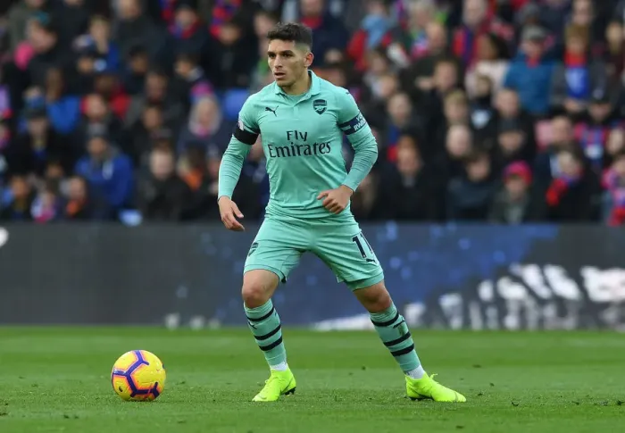 Framed Print : Lucas Torreira in Action: Arsenal's Midfield Maestro Shines Against Crystal Palace in Premier League 2018-19