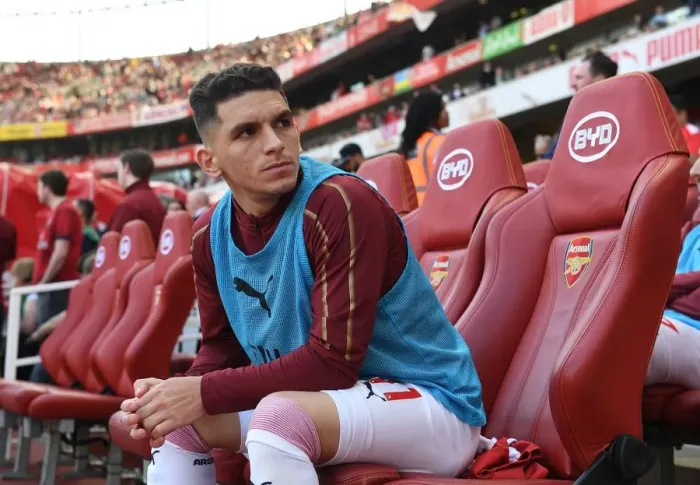 Framed Print : Lucas Torreira: Arsenal FC's Focus Against Crystal Palace (Premier League 2018-19) Framed Print : Lucas Torreira: Arsenal FC's Focus Against Crystal Palace (Premier League 2018-19)
