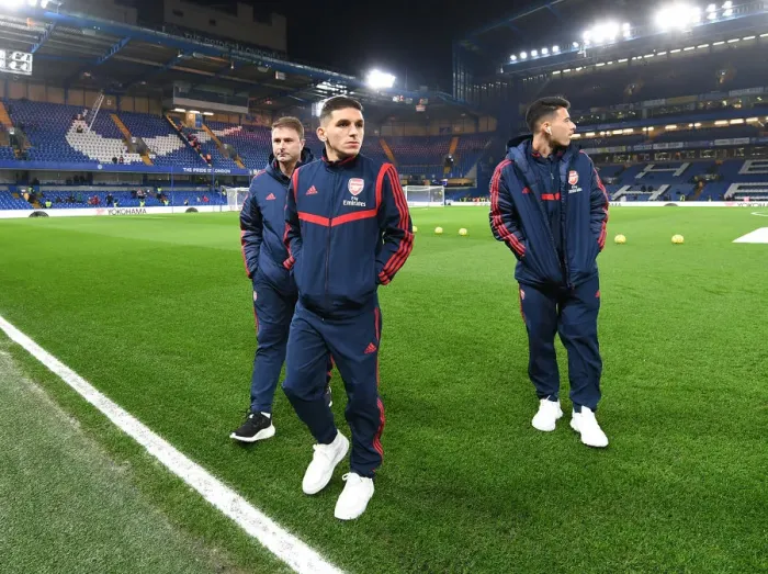 Framed Print : Lucas Torreira: Arsenal Star's Pre-Match Focus at Chelsea's Stamford Bridge (Premier League 2019-20)
