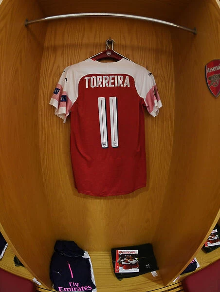 Lucas Torreira's Hanging Shirt in Arsenal Changing Room before Arsenal vs Sporting CP, UEFA Europa League